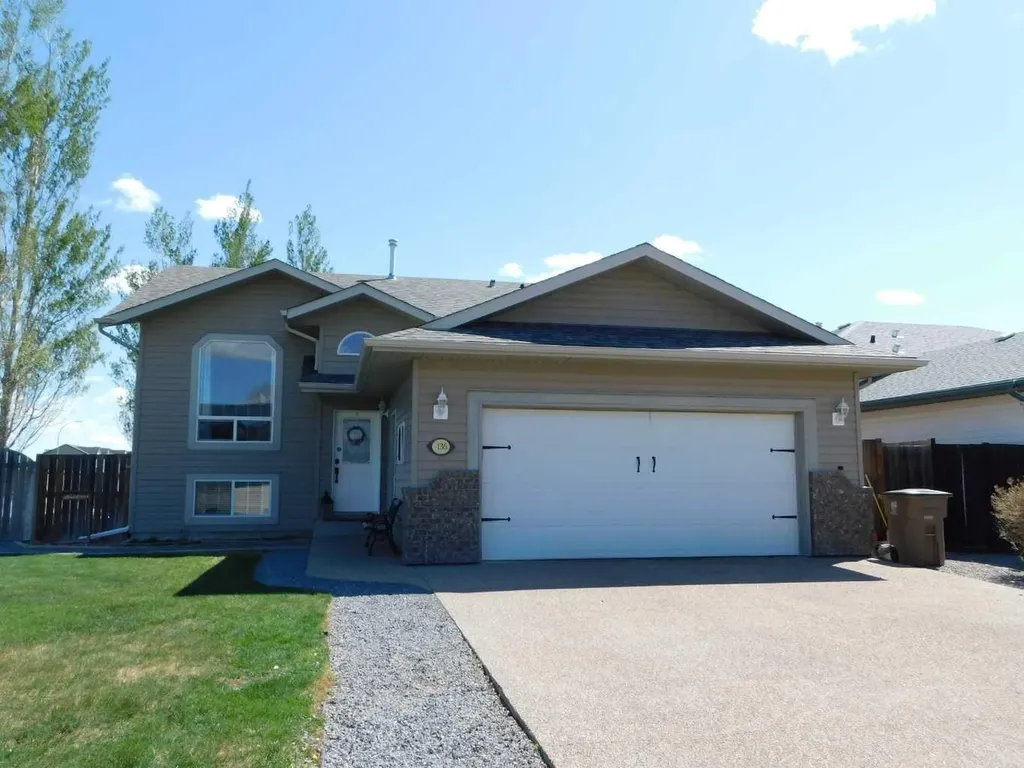 136 Meadowbrook Drive E Brooks AB T1R 1N8