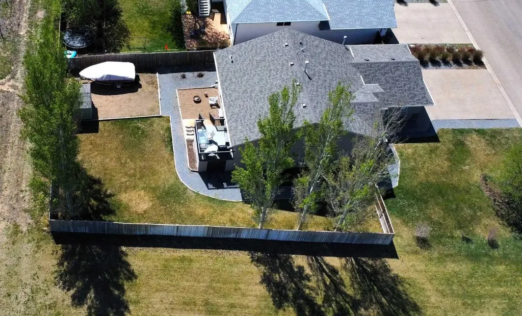 136 Meadowbrook Drive E Brooks AB T1R 1N8