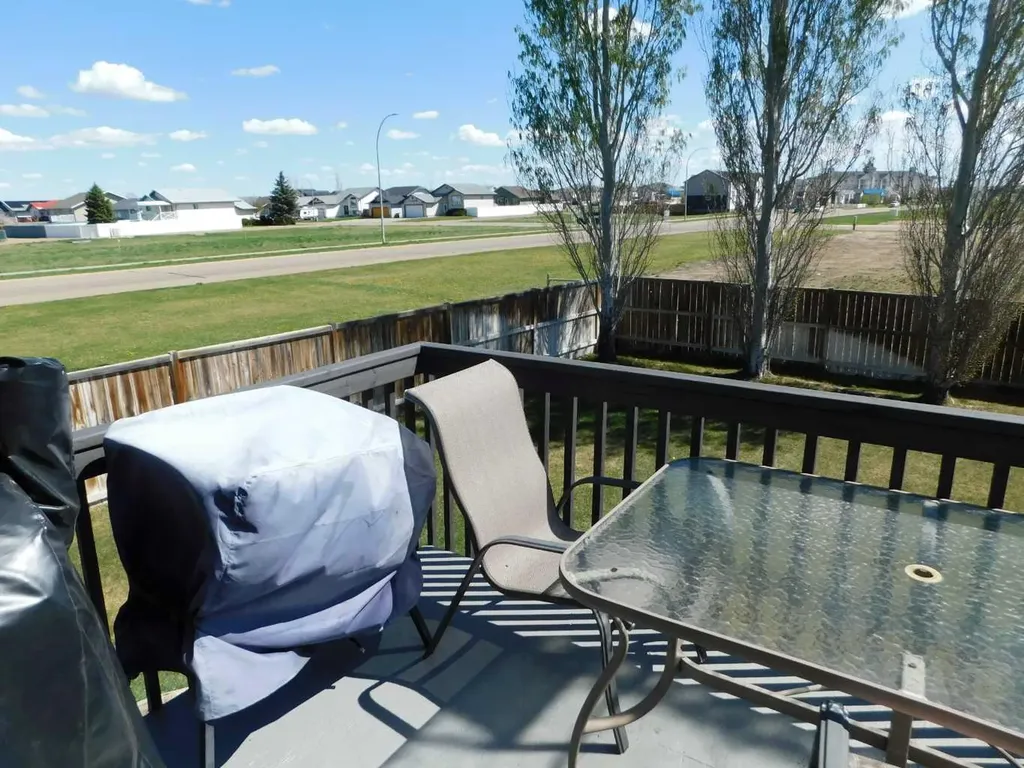 136 Meadowbrook Drive E Brooks AB T1R 1N8