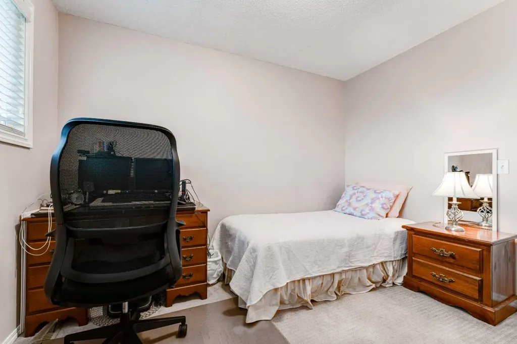 6640 Temple Drive NE Calgary AB T1Y 5V6