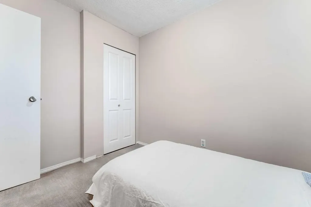 6640 Temple Drive NE Calgary AB T1Y 5V6