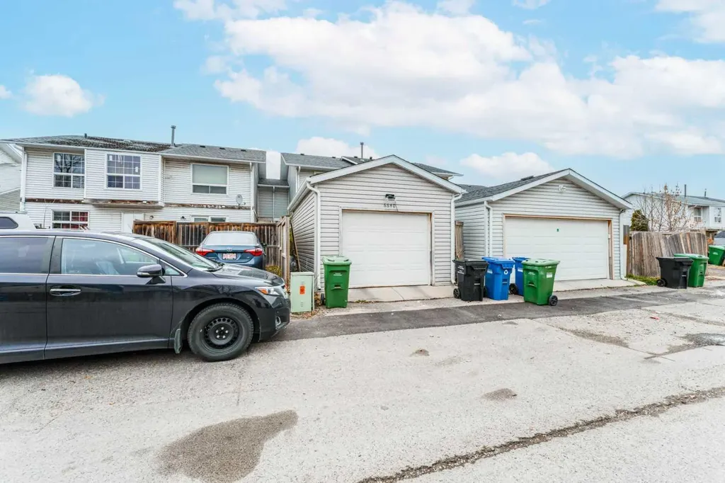 6640 Temple Drive NE Calgary AB T1Y 5V6