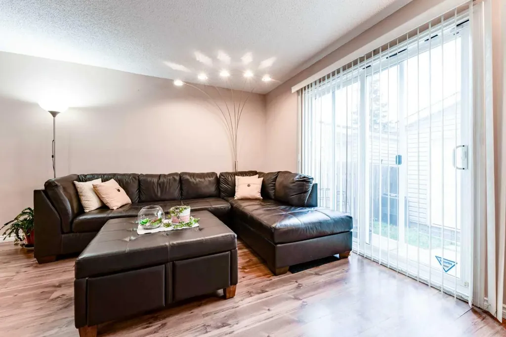 6640 Temple Drive NE Calgary AB T1Y 5V6