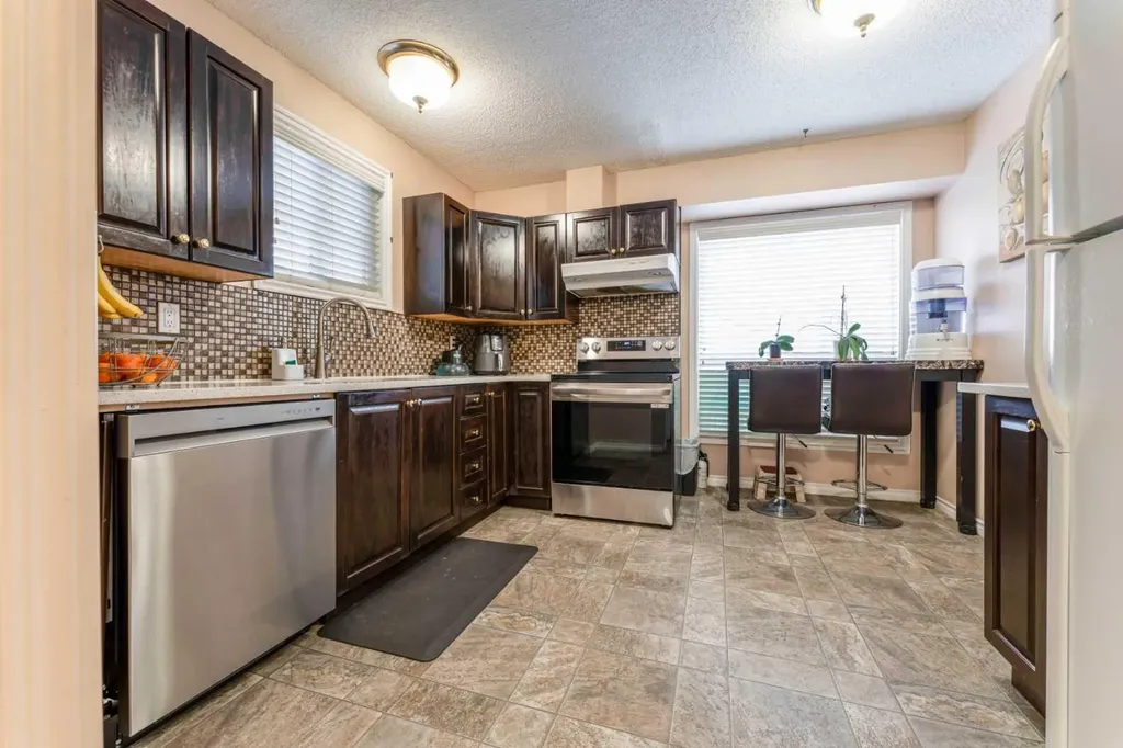 6640 Temple Drive NE Calgary AB T1Y 5V6