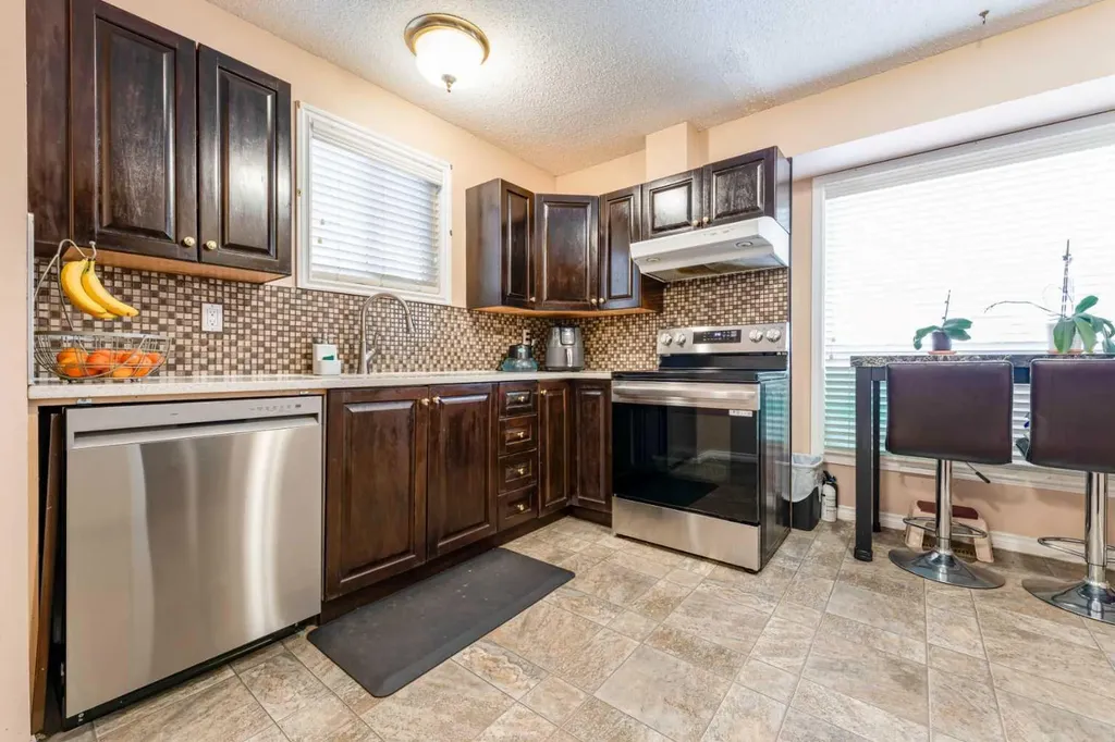 6640 Temple Drive NE Calgary AB T1Y 5V6
