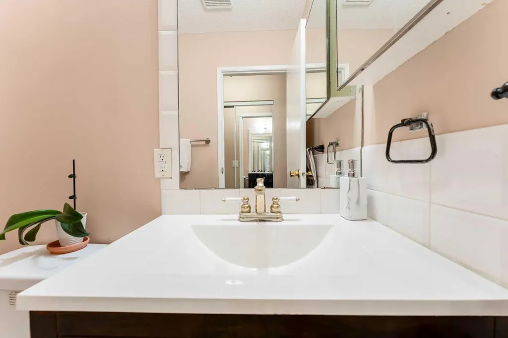 6640 Temple Drive NE Calgary AB T1Y 5V6