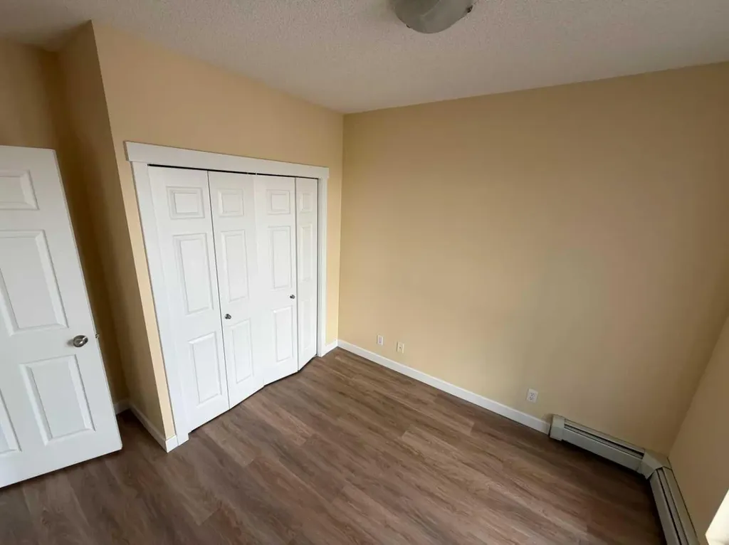 325 3 Street SE Calgary AB T2G0T9