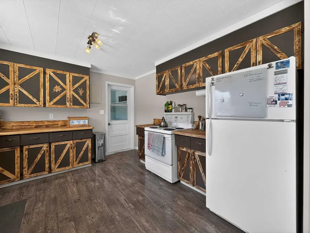 16301 Highway 58 Highway Rural Mackenzie County AB T0H1Z0