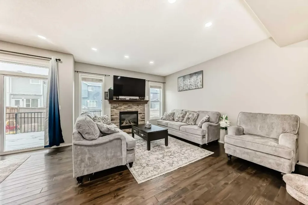 60 Evansborough Road NW Calgary AB T3P 0R1