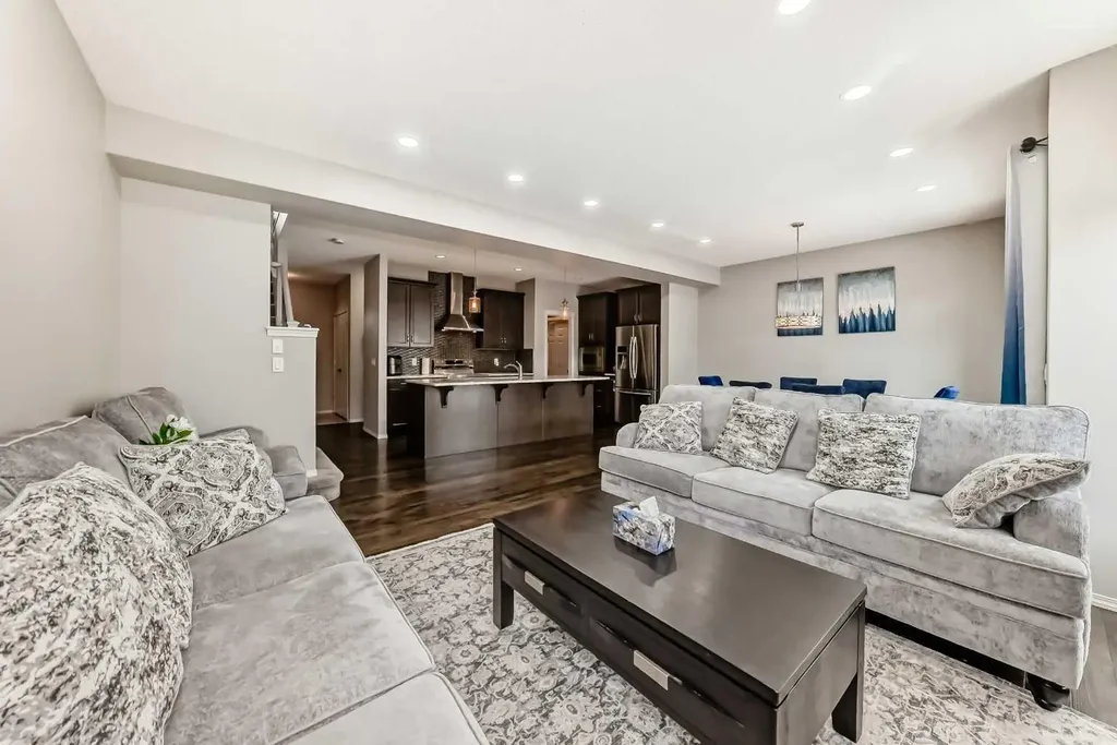 60 Evansborough Road NW Calgary AB T3P 0R1