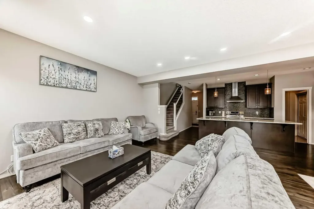 60 Evansborough Road NW Calgary AB T3P 0R1