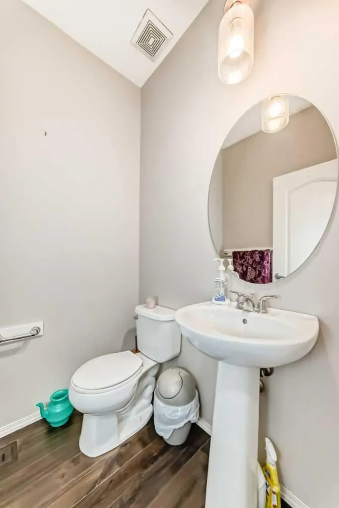 60 Evansborough Road NW Calgary AB T3P 0R1