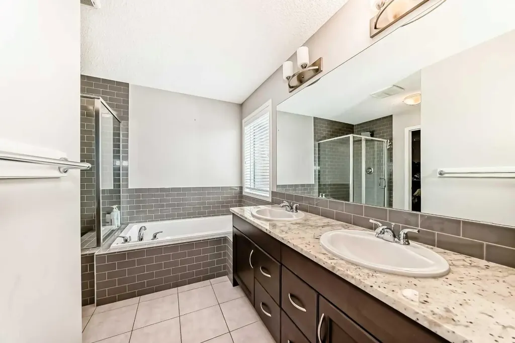 60 Evansborough Road NW Calgary AB T3P 0R1