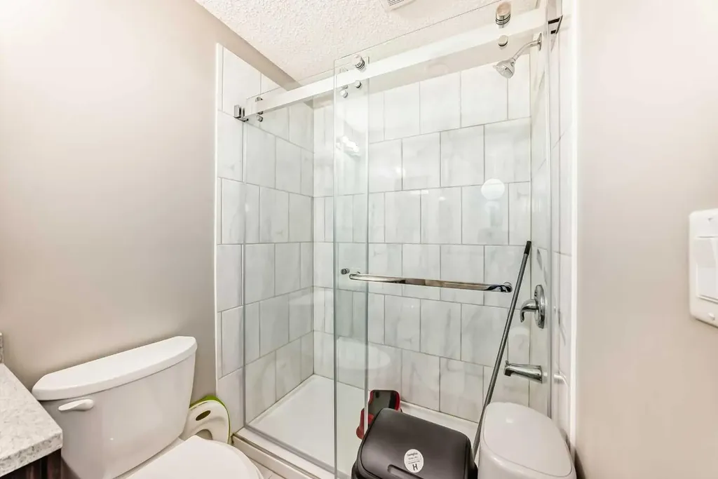 60 Evansborough Road NW Calgary AB T3P 0R1