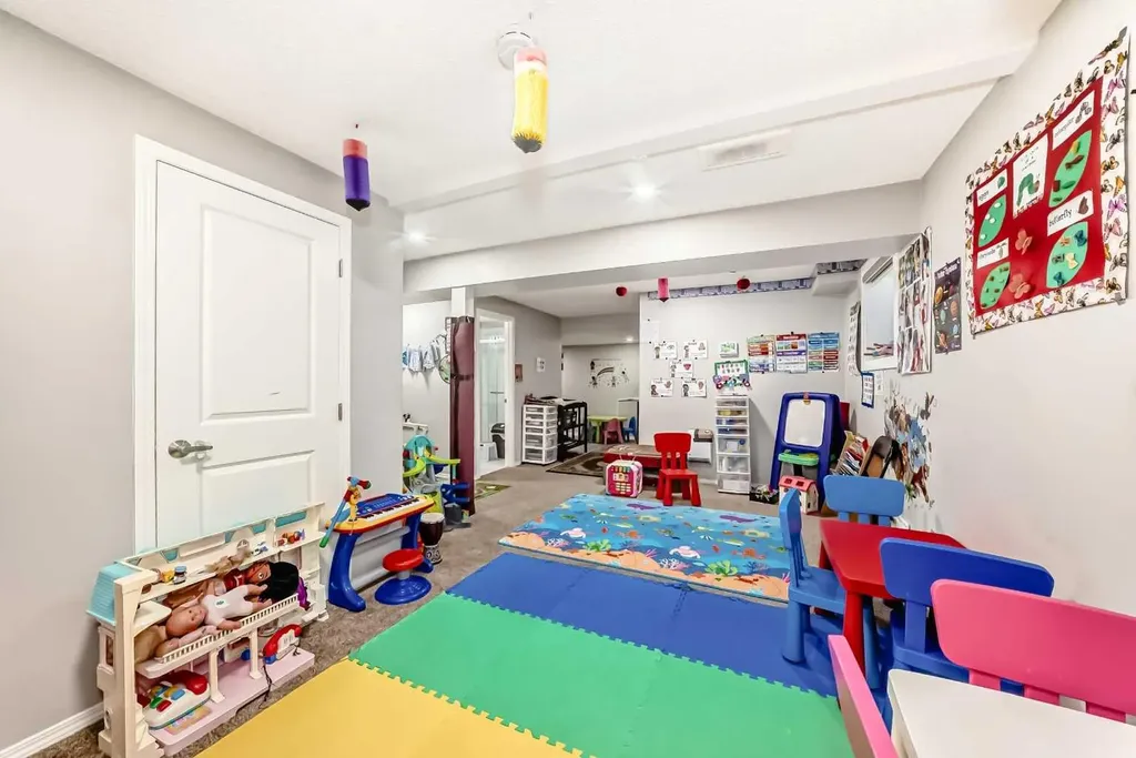 60 Evansborough Road NW Calgary AB T3P 0R1