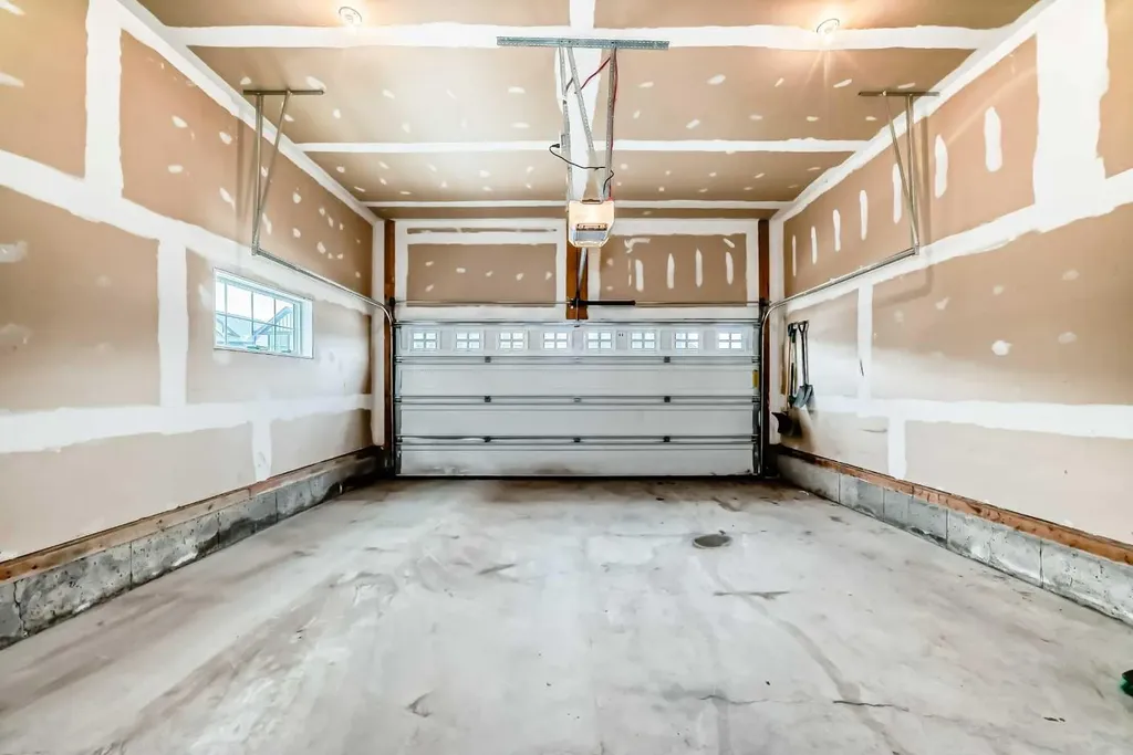 60 Evansborough Road NW Calgary AB T3P 0R1