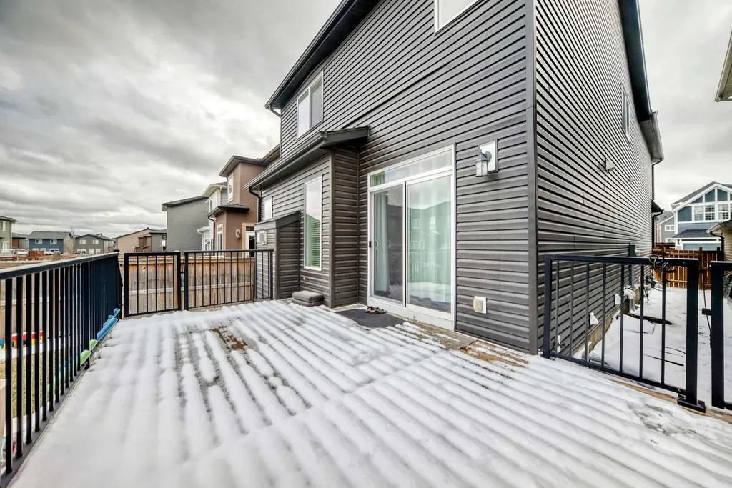 60 Evansborough Road NW Calgary AB T3P 0R1