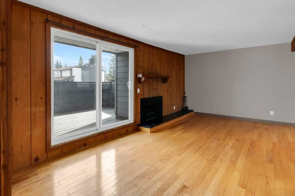 2520 Palliser Drive SW Calgary AB T2V 4S9