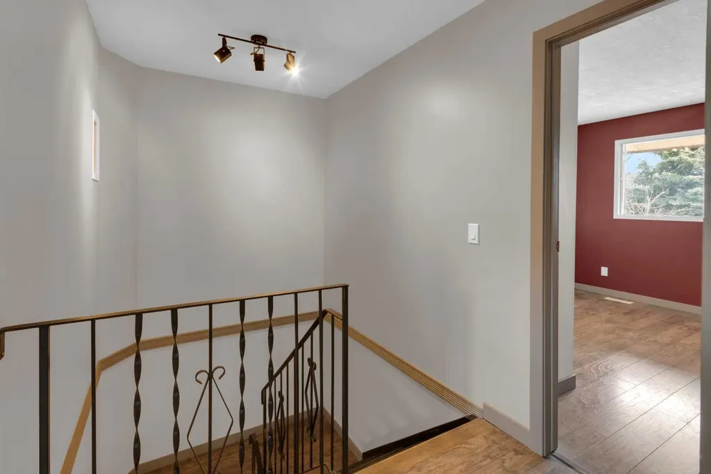 2520 Palliser Drive SW Calgary AB T2V 4S9