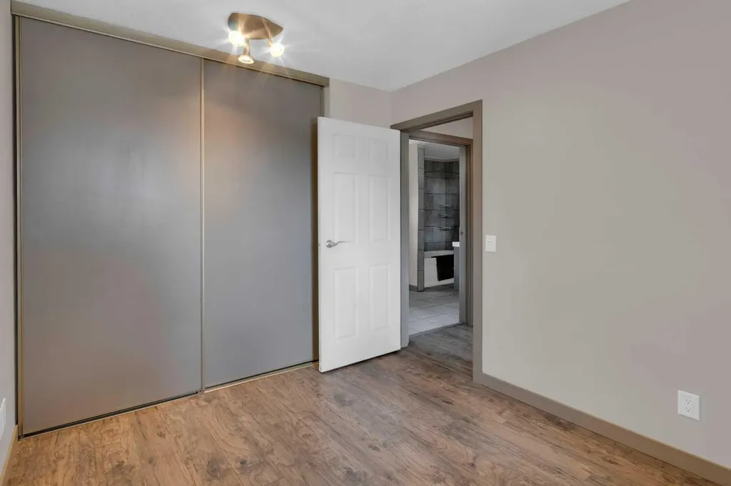 2520 Palliser Drive SW Calgary AB T2V 4S9