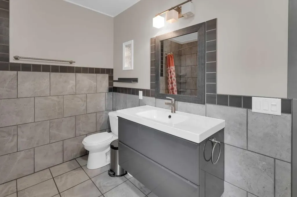 2520 Palliser Drive SW Calgary AB T2V 4S9