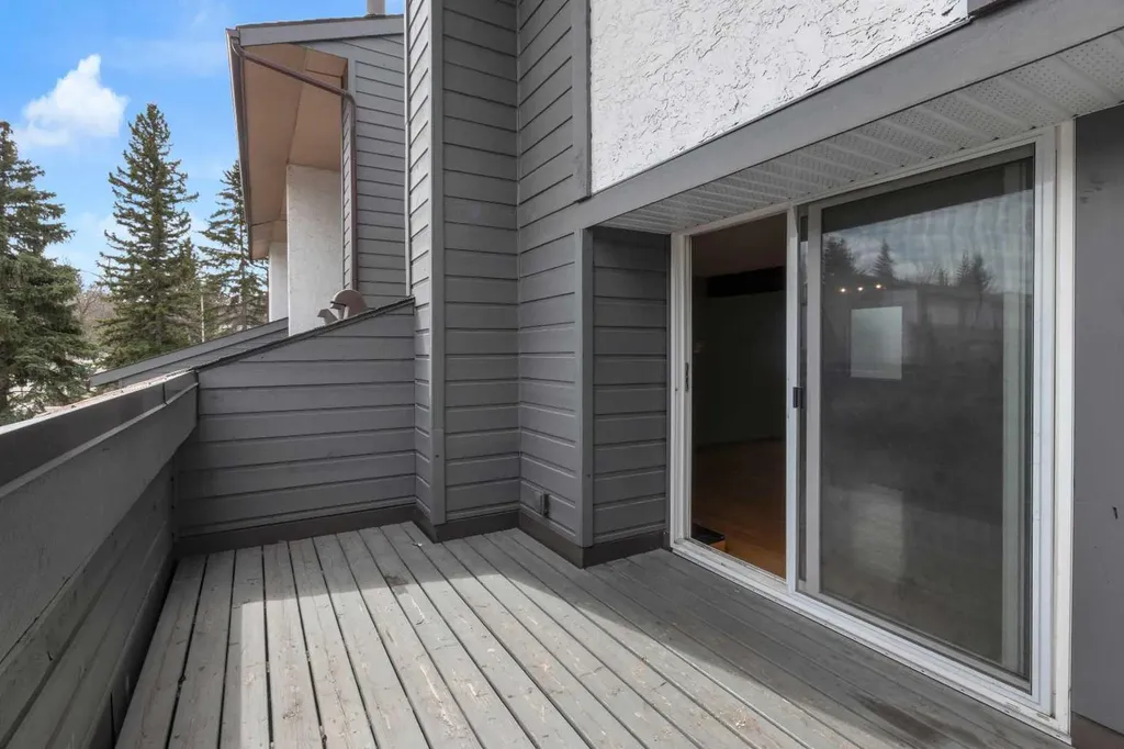 2520 Palliser Drive SW Calgary AB T2V 4S9