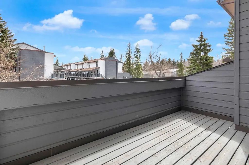2520 Palliser Drive SW Calgary AB T2V 4S9