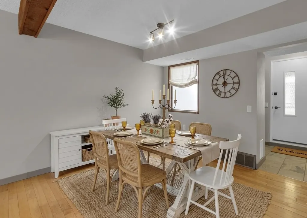 2520 Palliser Drive SW Calgary AB T2V 4S9