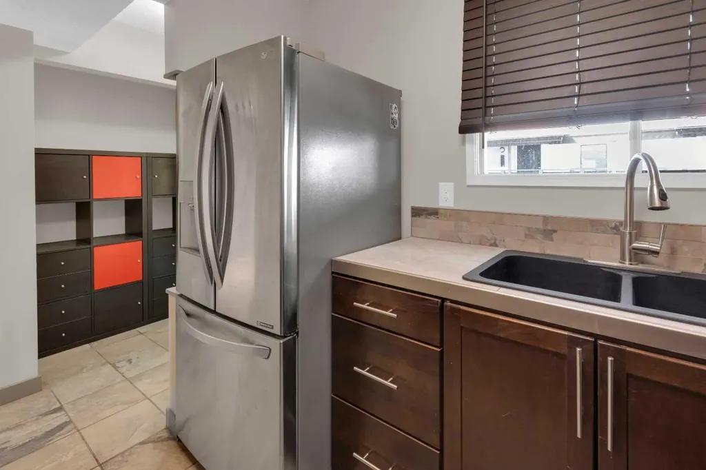 2520 Palliser Drive SW Calgary AB T2V 4S9