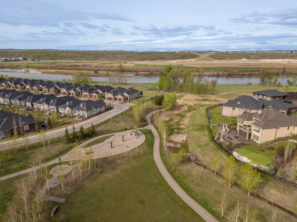167 Cranbrook Square SE Calgary AB T3M 3E3