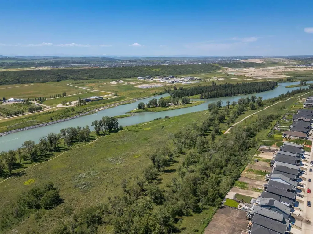 167 Cranbrook Square SE Calgary AB T3M 3E3