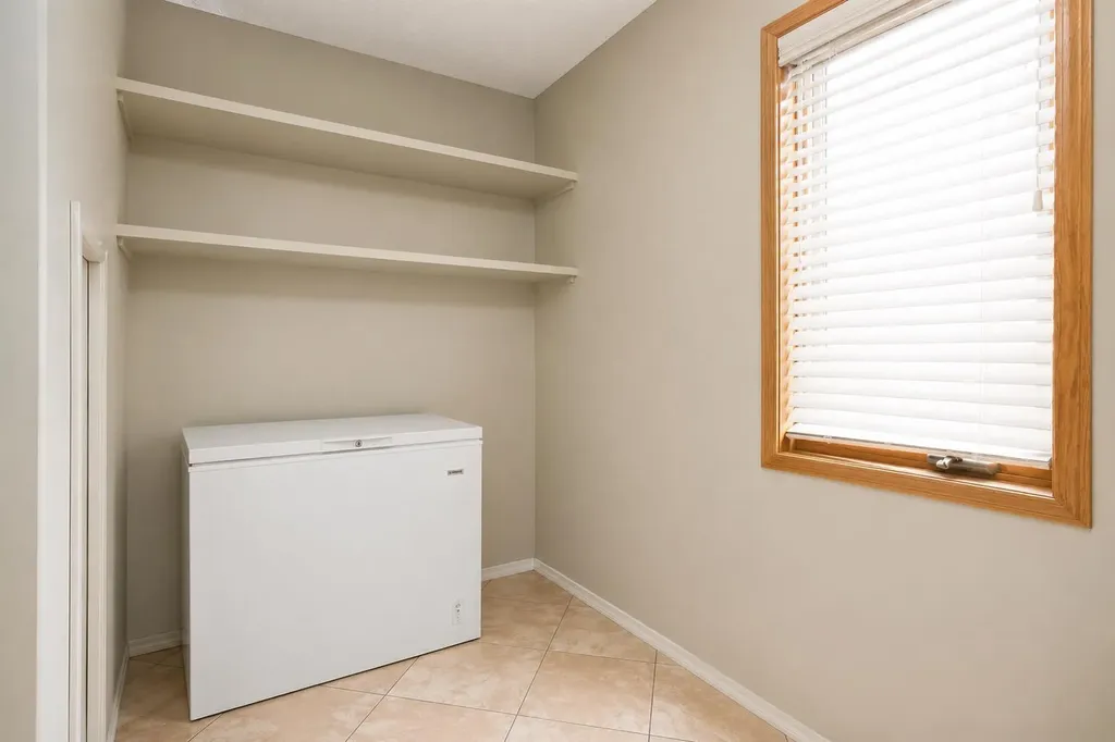 95 Hawkstone Close NW Calgary AB T3G 3P3