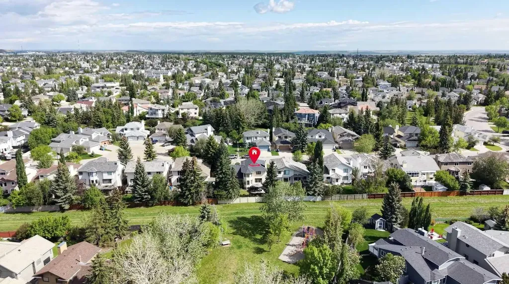95 Hawkstone Close NW Calgary AB T3G 3P3