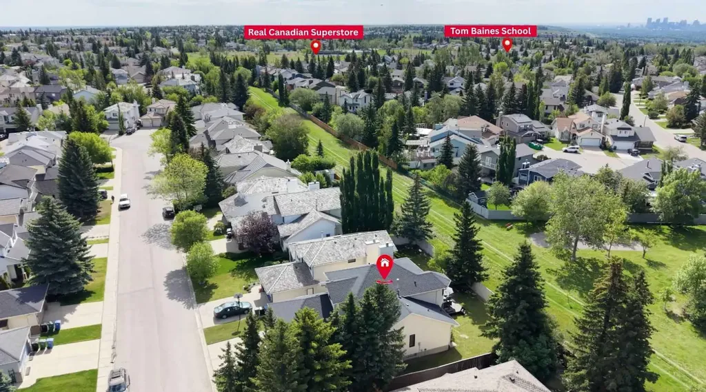 95 Hawkstone Close NW Calgary AB T3G 3P3