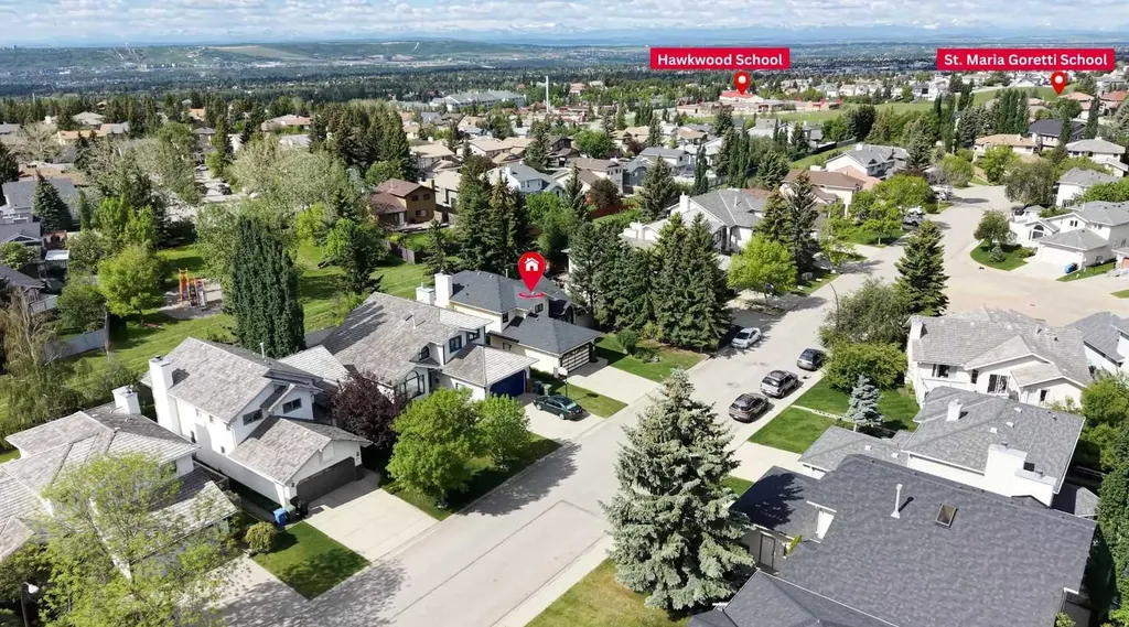 95 Hawkstone Close NW Calgary AB T3G 3P3