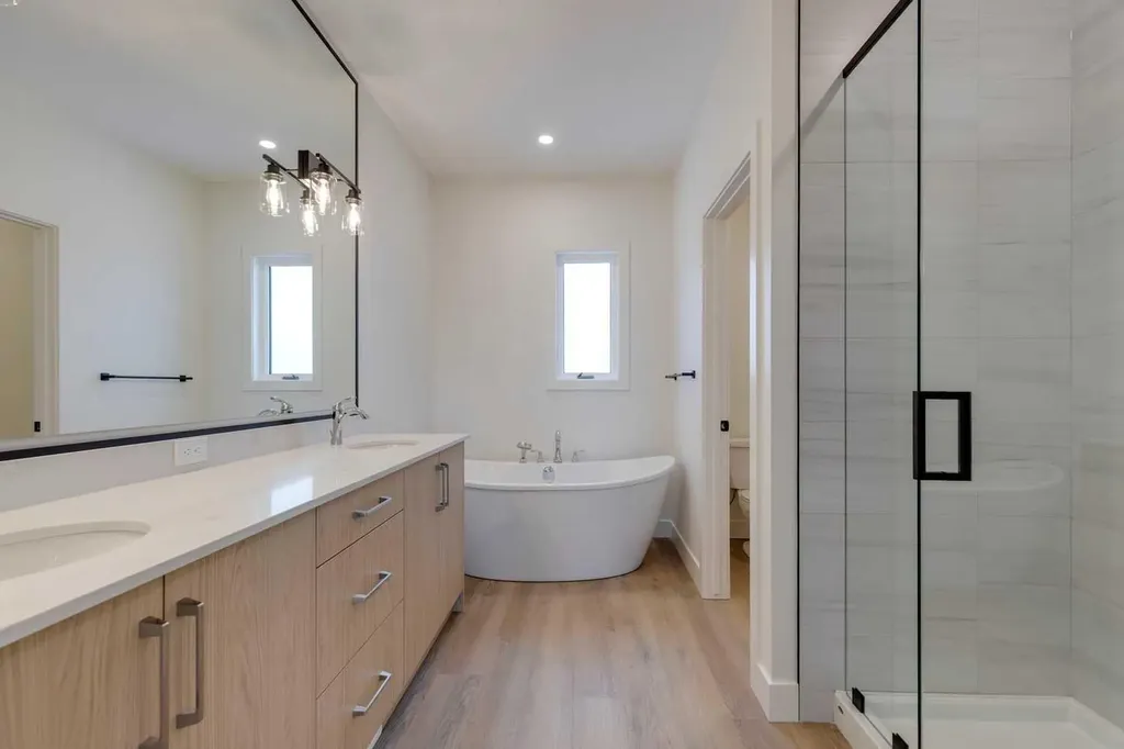 2126 7 Street NW Calgary AB T2M 1K3