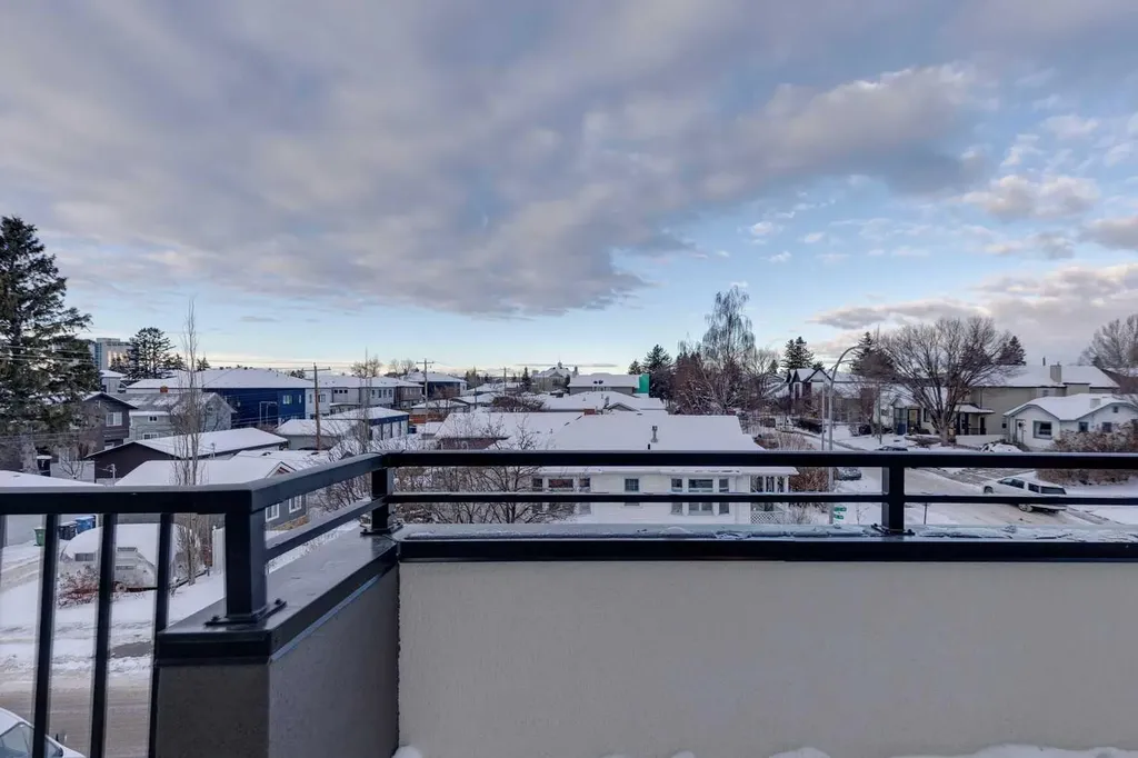 2126 7 Street NW Calgary AB T2M 1K3