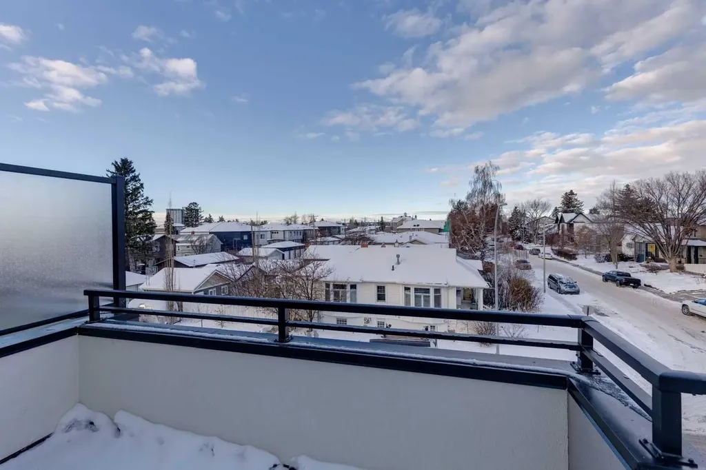 2126 7 Street NW Calgary AB T2M 1K3
