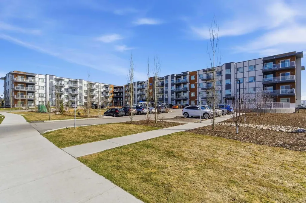 360 Harvest Hills Way NE Calgary AB T3K2S1