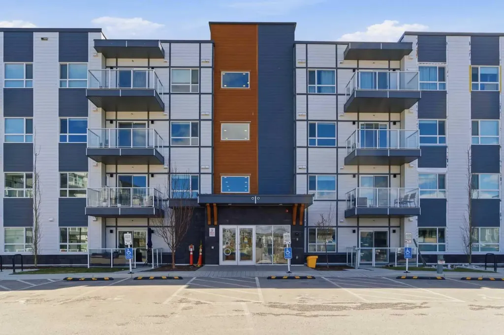 360 Harvest Hills Way NE Calgary AB T3K2S1