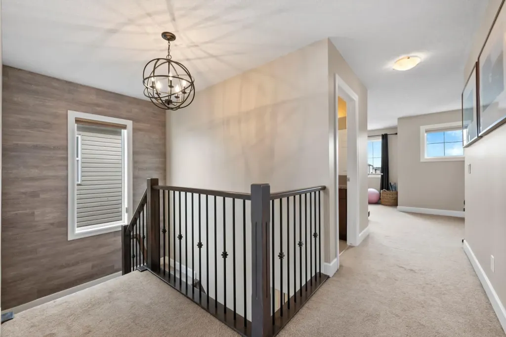 178 Windridge Road SW Airdrie AB T4B 3R9