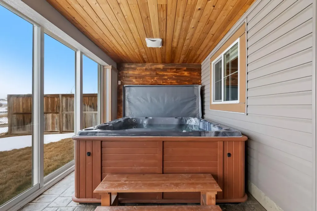 178 Windridge Road SW Airdrie AB T4B 3R9