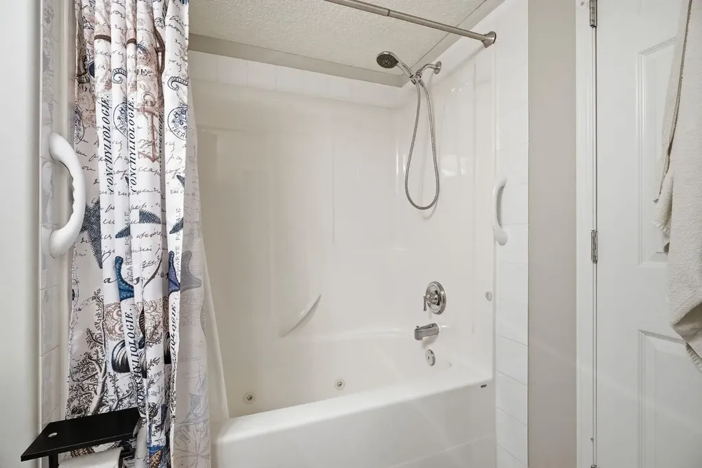 950 Arbour Lake Road NW Calgary AB T3G 5B8
