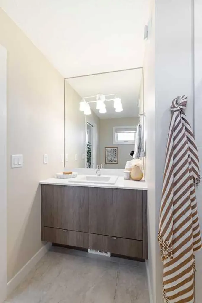 137 Drystone Green NW Calgary AB T3R 2M1