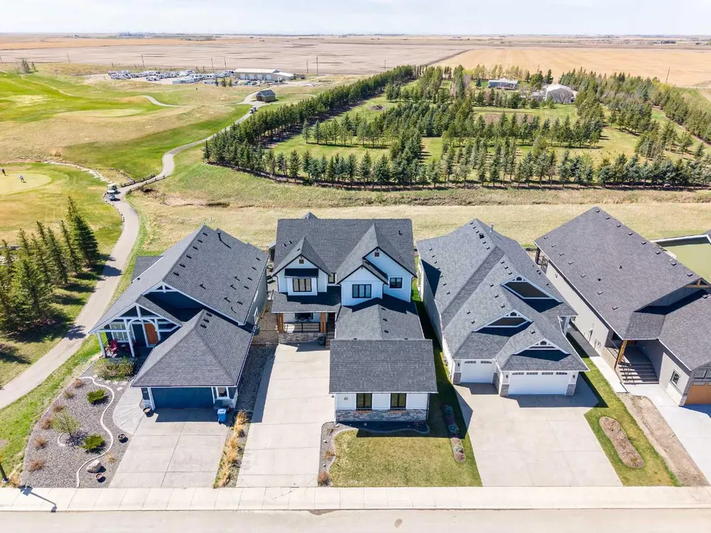 464 Muirfield Crescent Lyalta AB T0J1Y1