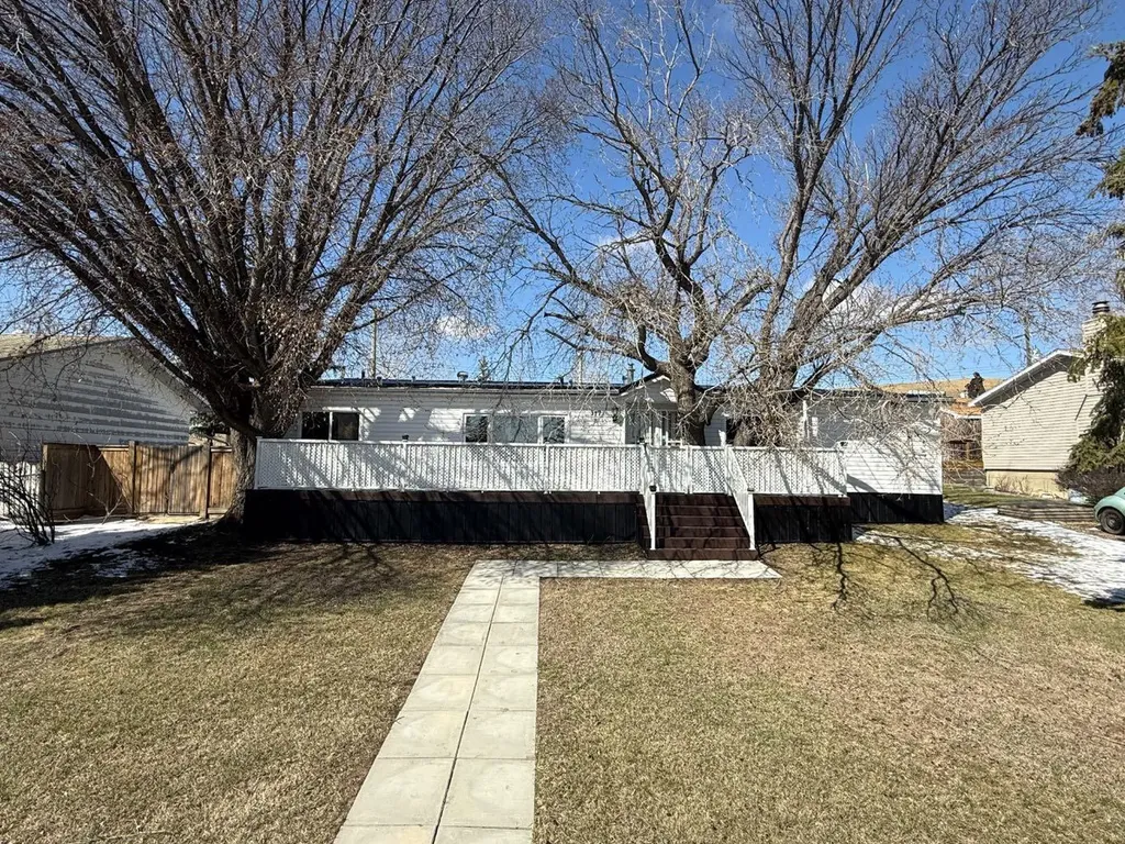 317 Hillside Avenue Carbon AB T0M 0L0