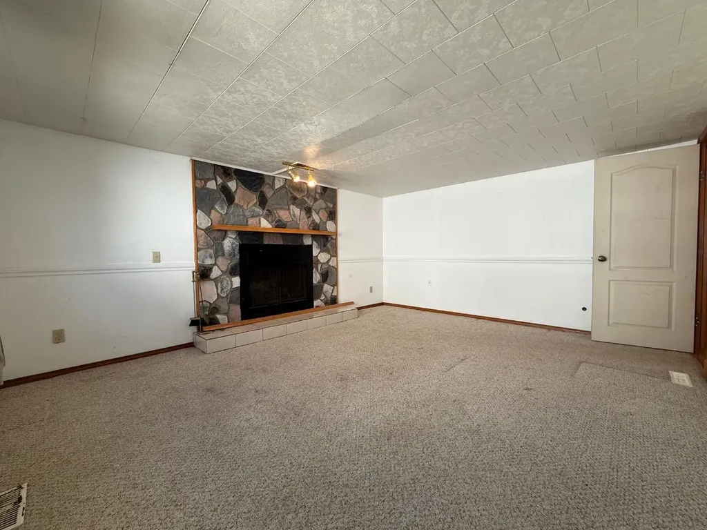 317 Hillside Avenue Carbon AB T0M 0L0