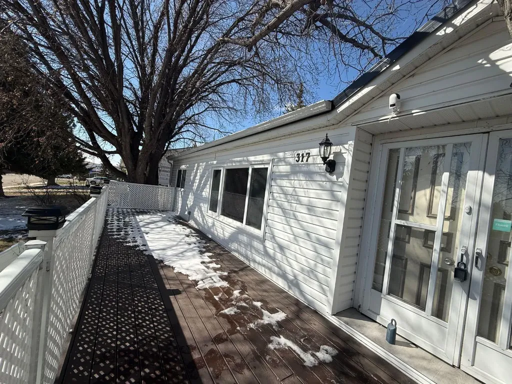 317 Hillside Avenue Carbon AB T0M 0L0