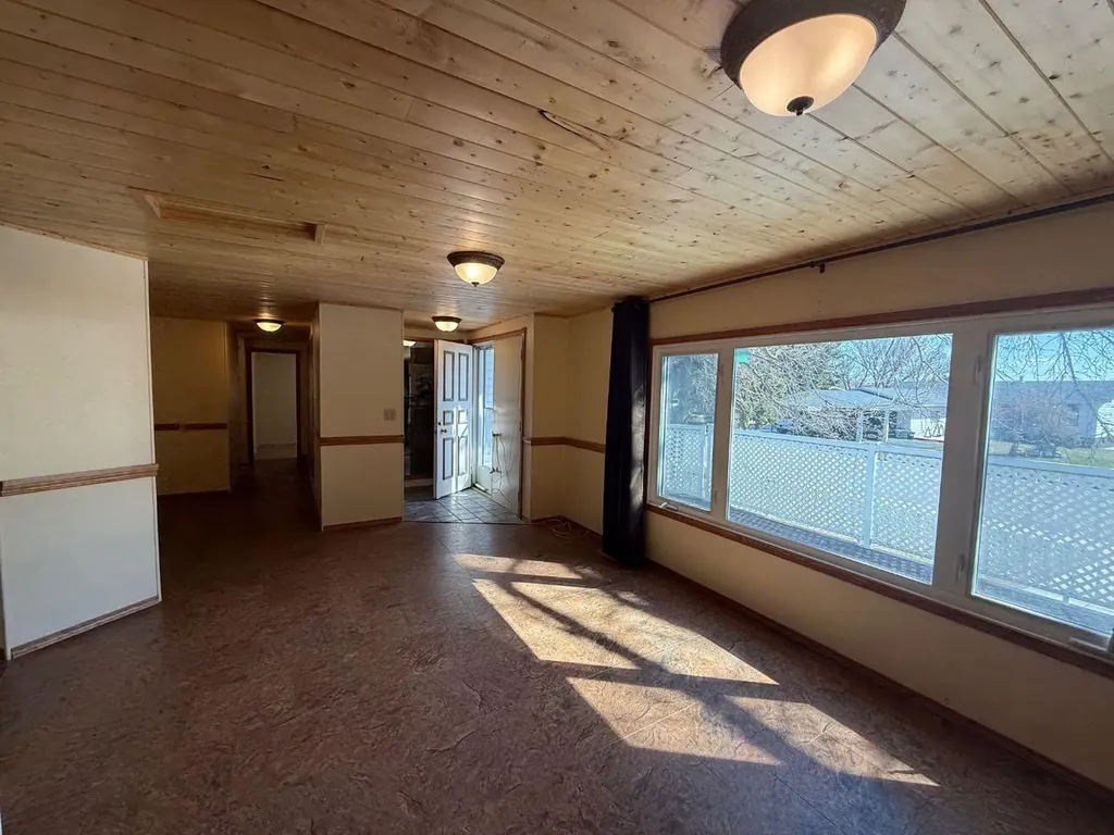 317 Hillside Avenue Carbon AB T0M 0L0