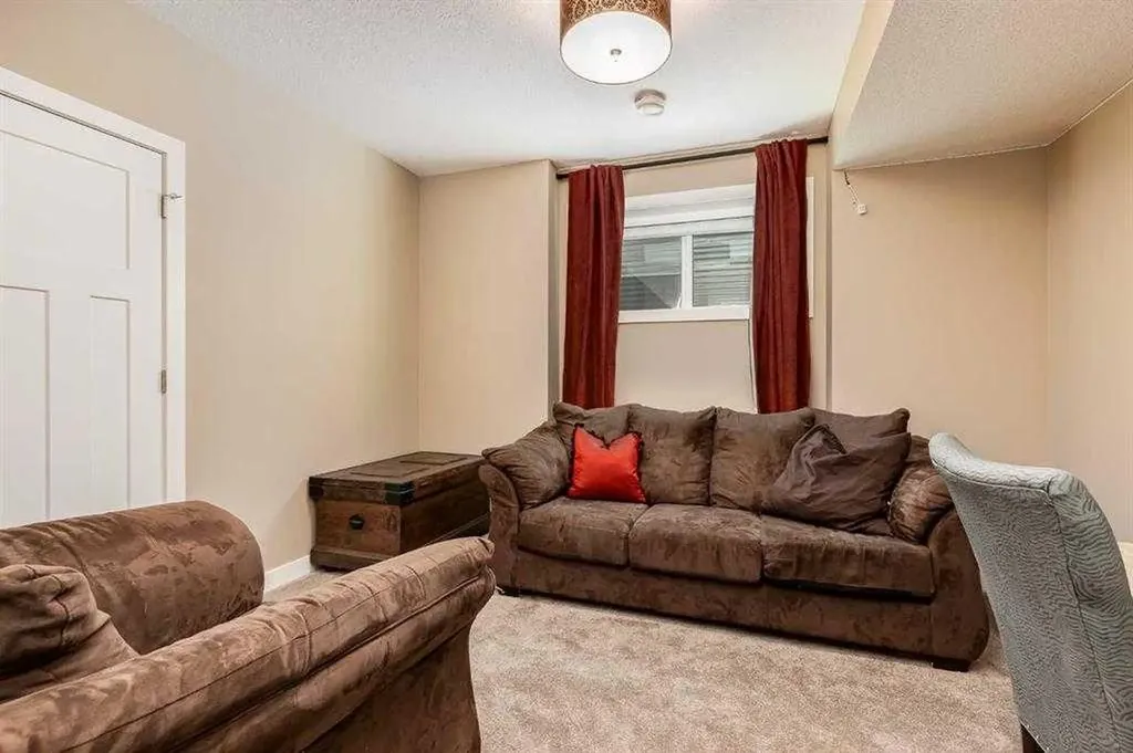 42 Cooperstown Court SW Airdrie AB T4B 2C5